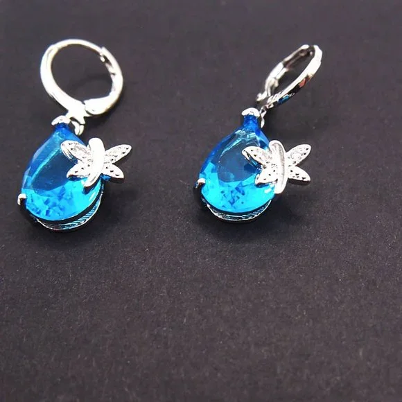 ⭐Bundle Sale⭐ 4Pc. Blue Water drop w/ Dragonfly Earrings and Necklace Set - Picture 2 of 7